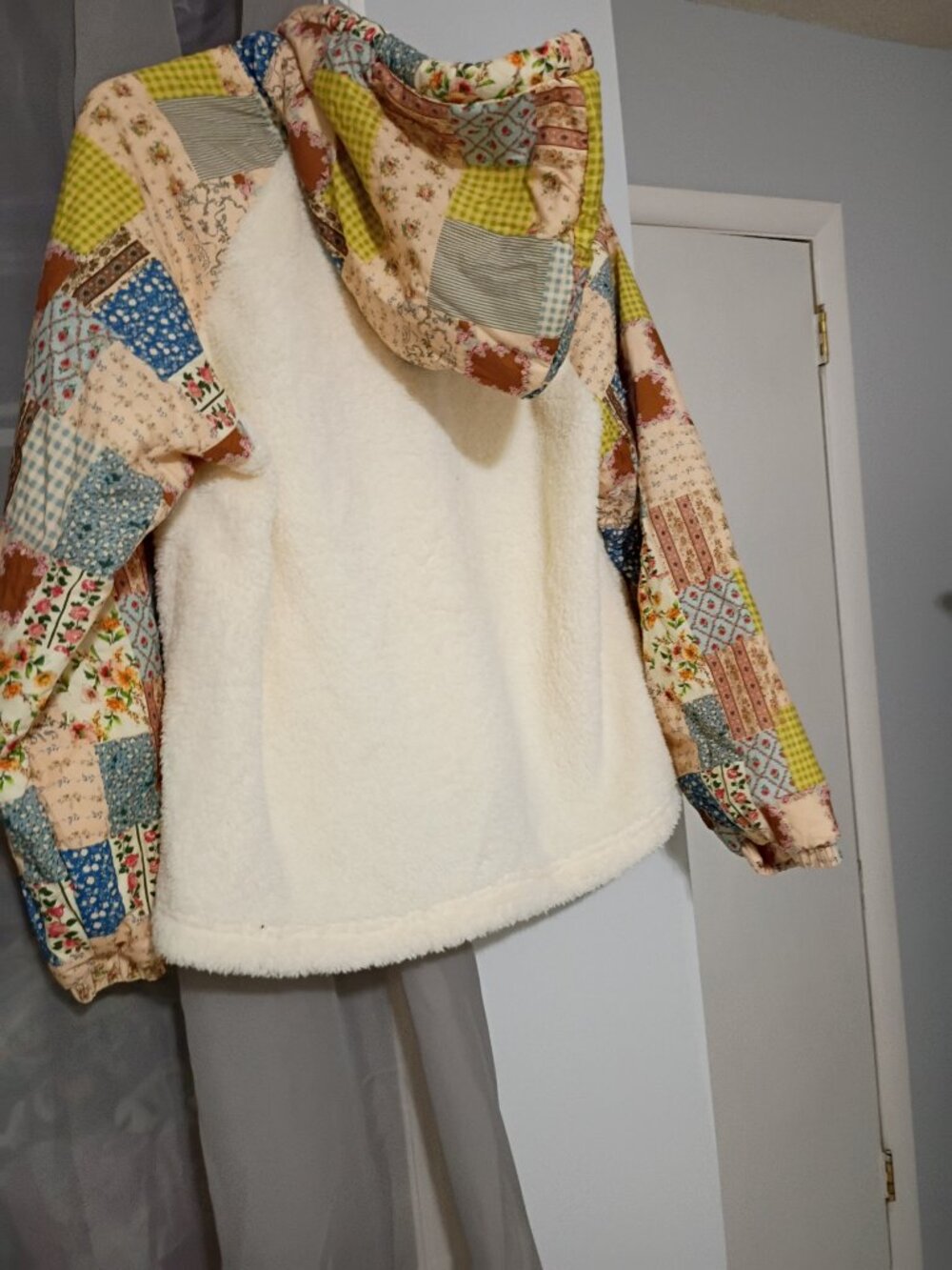 Size xs Cider -fleece geometric and disty floral - Picture 3 of 9
